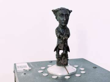 Budapest mini statues 3